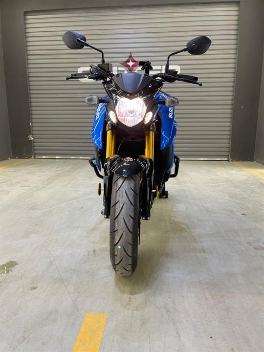 الدراجة العنيفة | suzuki 750 2022