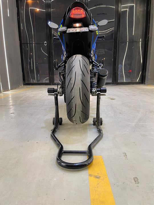 الدراجة العنيفة | suzuki 750 2022