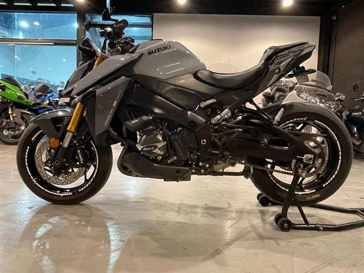 الدراجة العنيفة | سوزوكي Gsxs 2022  استريت فايتر