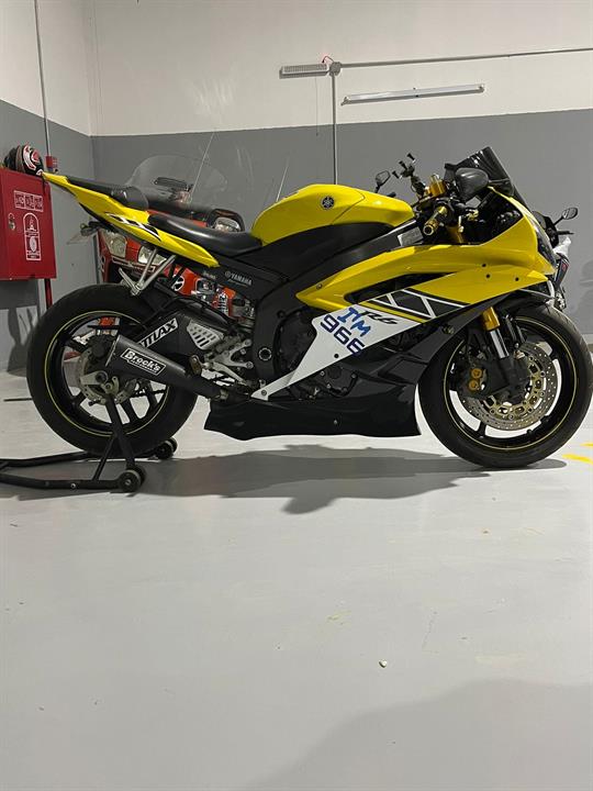 الدراجة العنيفة | ياماها - اصفر R6 - Yamaha R6